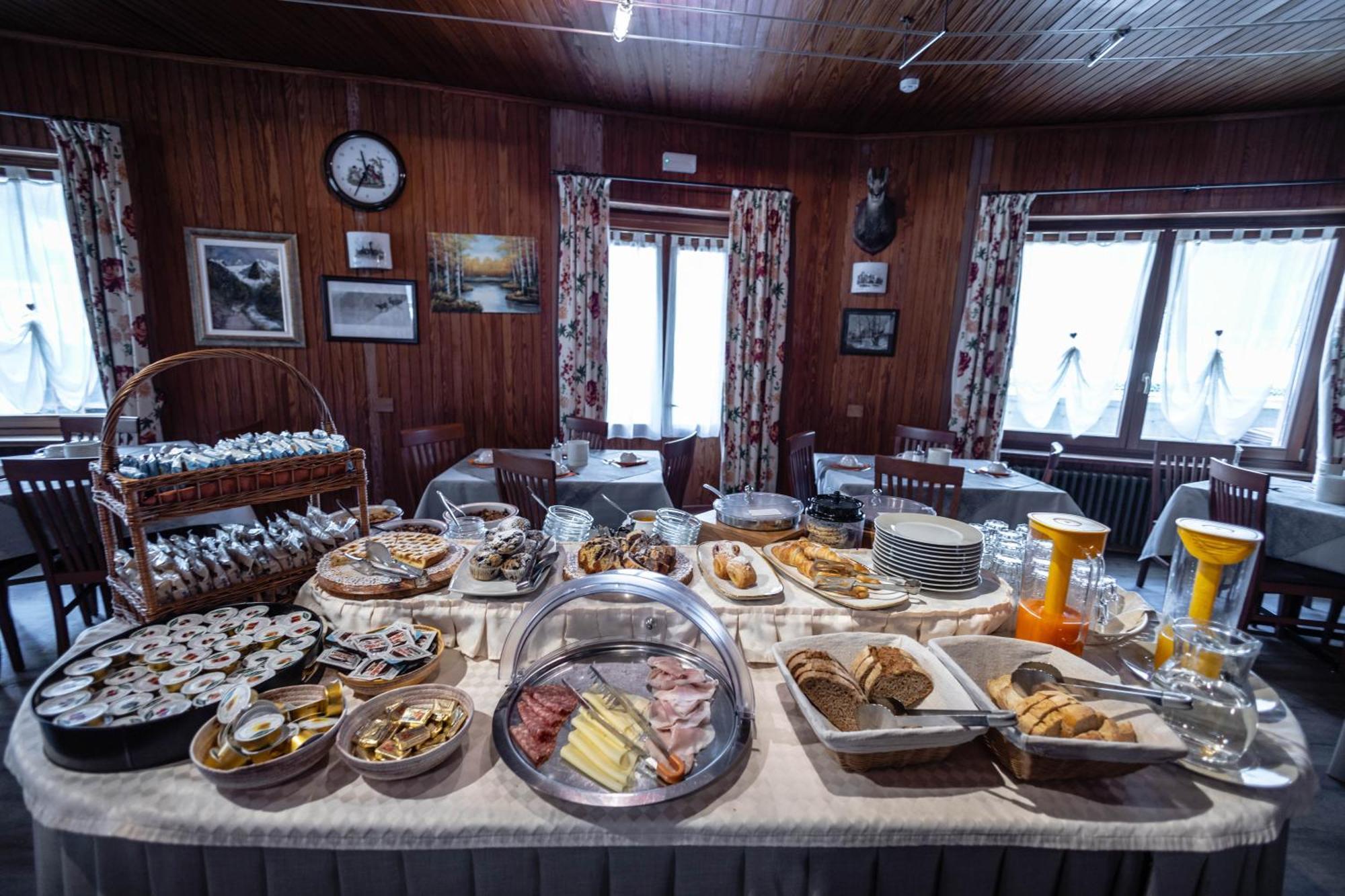 Hotel Le Campagnol Champoluc Kültér fotó