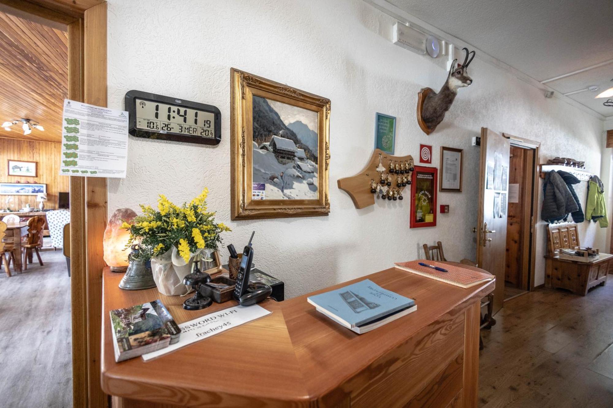 Hotel Le Campagnol Champoluc Kültér fotó
