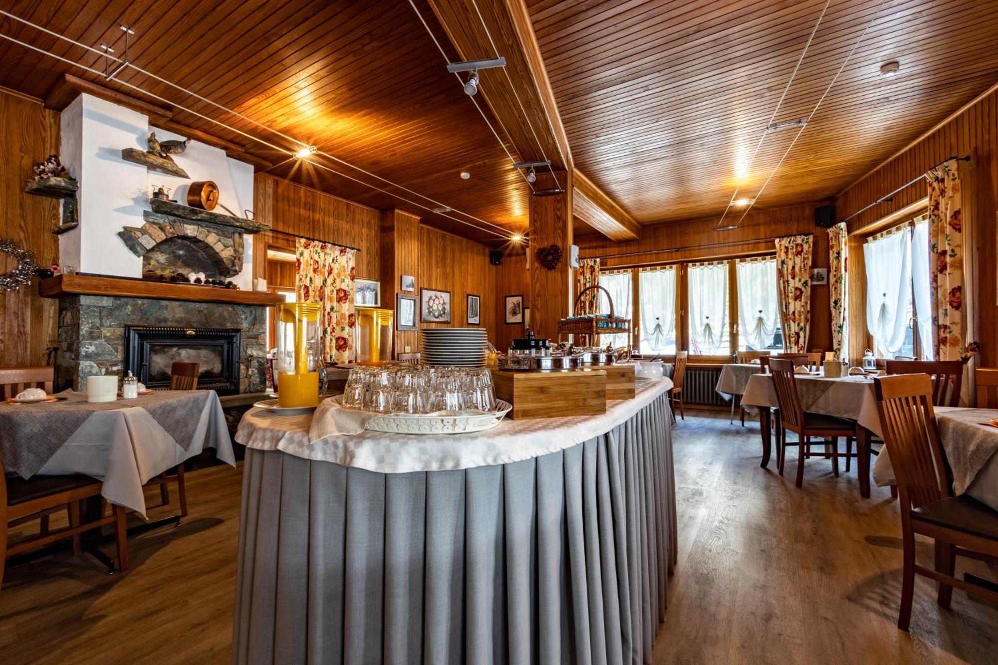 Hotel Le Campagnol Champoluc Kültér fotó