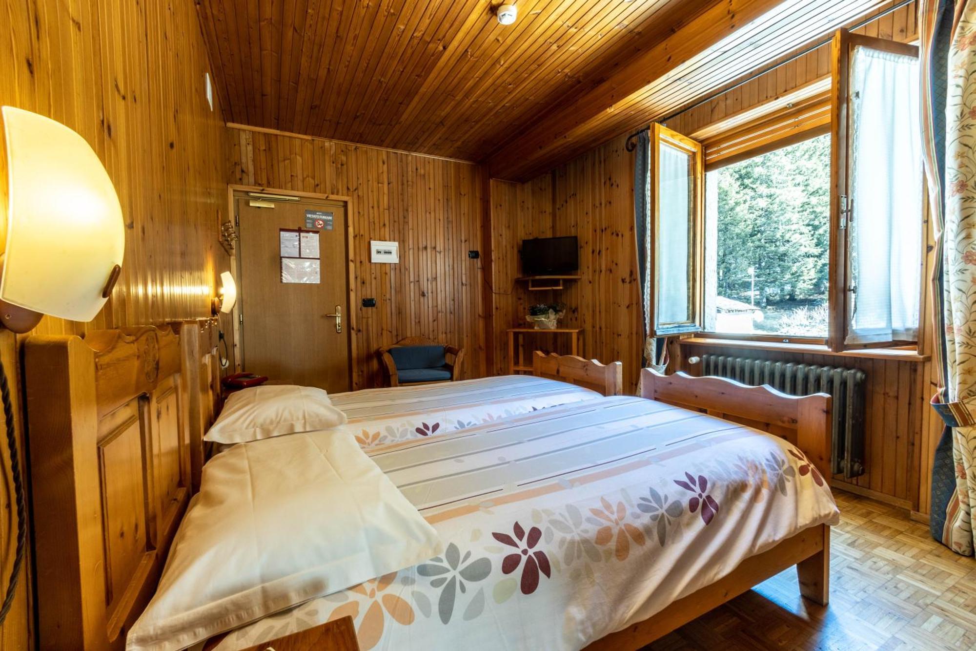 Hotel Le Campagnol Champoluc Kültér fotó